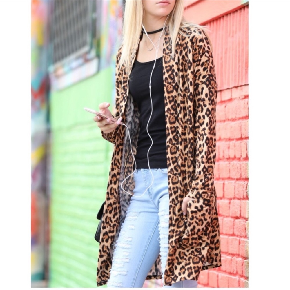 🤩😍 JUST IN🤩🤩 Leopard 🐆 print cardigan.